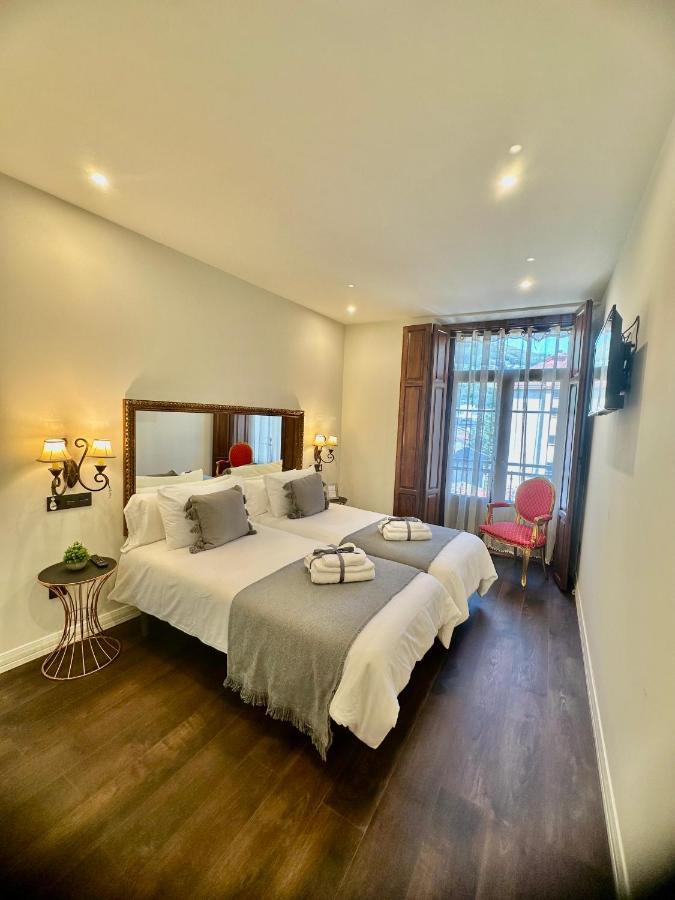 Claren'S Boutique Rooms Cangas De Narcea Exterior foto