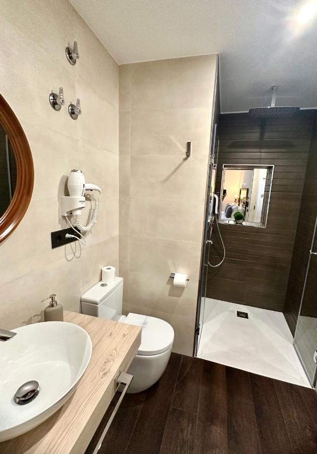 Claren'S Boutique Rooms Cangas De Narcea Exterior foto