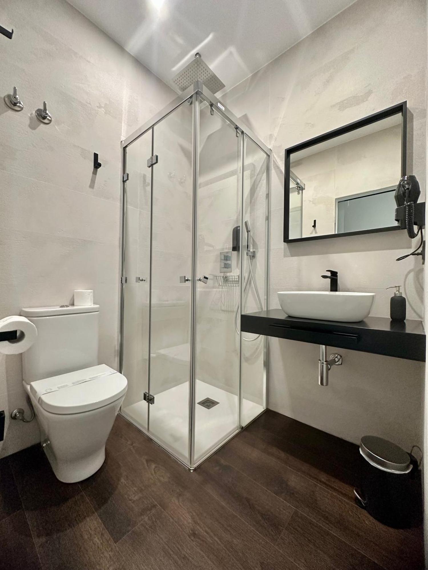 Claren'S Boutique Rooms Cangas De Narcea Exterior foto