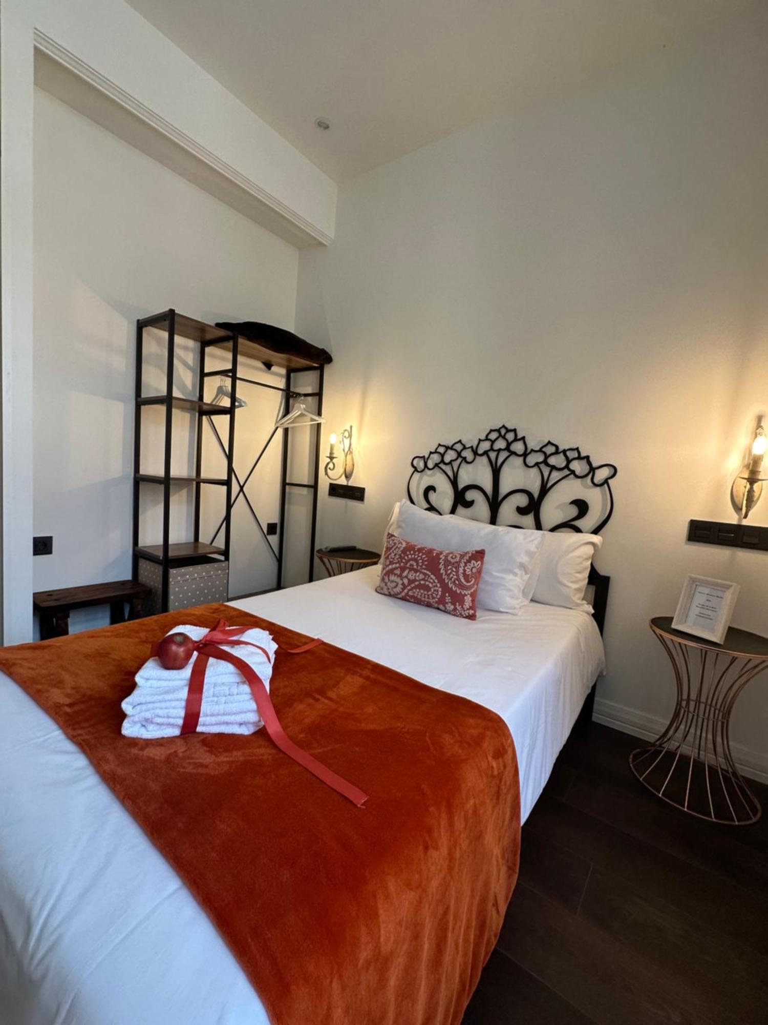 Claren'S Boutique Rooms Cangas De Narcea Exterior foto